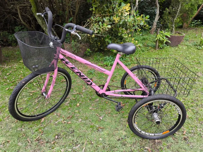 Vendo triciclo Wendy quase NOVO