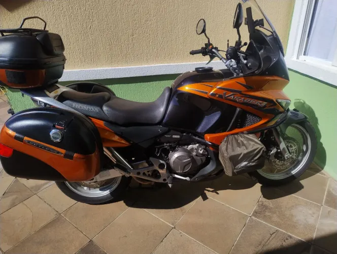 Honda Varadero XL1000, big trail.