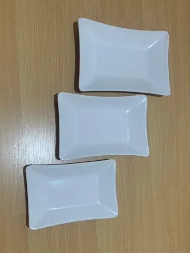 Jogo com 3 Travessas de Porcelana Branca (Novas)