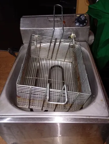 Vendo fritadeira elétrica