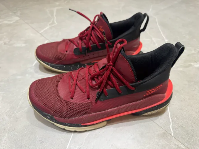 Tênis Under Armour Stephen Curry 7 - tamanho 42