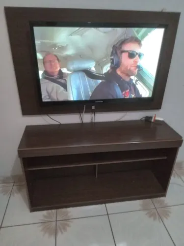 Painel de tv e rack preço bom pra ir hoje buscar em serrana do lado de ribeirao