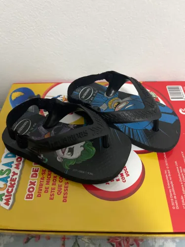 Sandália havaianas do batman