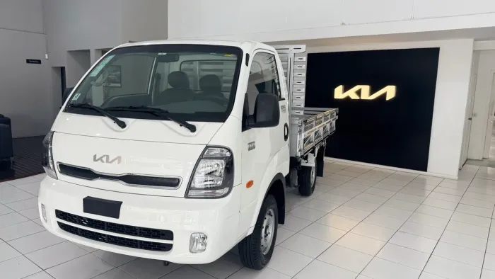 Kia Bongo K2500 com carroceria
