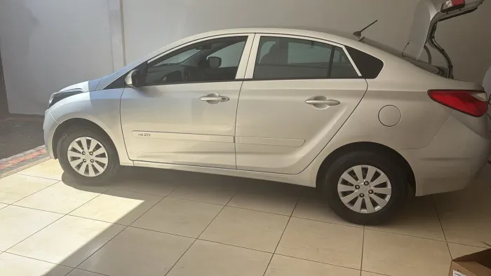 Hyundai HB20S C.plus/c.style1.0 Flex 12V Mec. 4P 2014