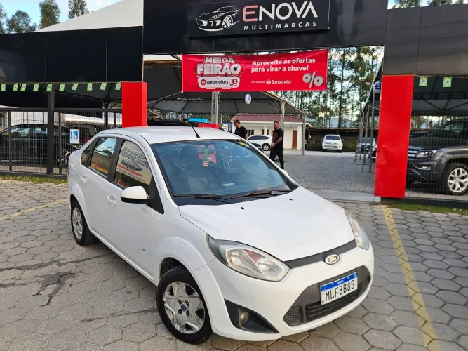 Ford Fiesta Sedan SE 1.6 8V Flex 4P 2014
