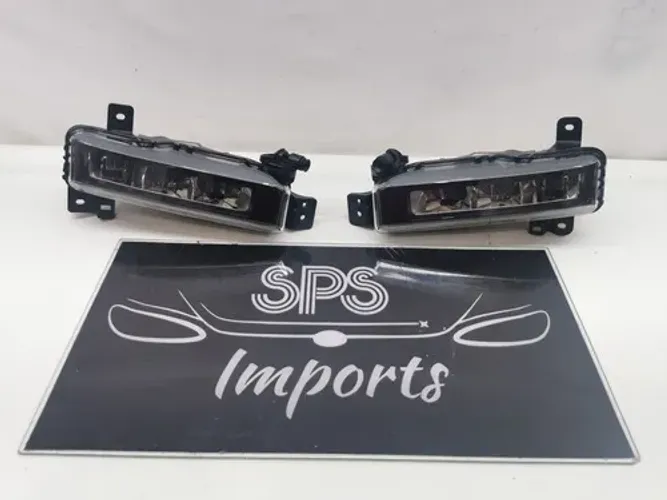 Farol De Milha Direito Da Bmw 320i 2020 Led Original Zerado