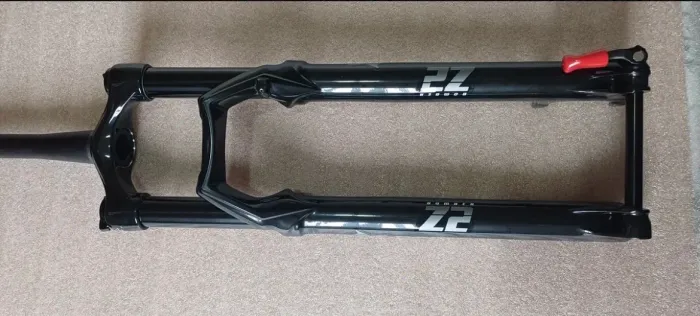 Marzocchi Bomber Z2 29? com 130 mm de curso