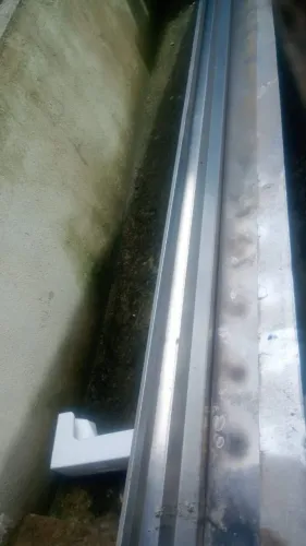 Vendo uma calha de alumínio 