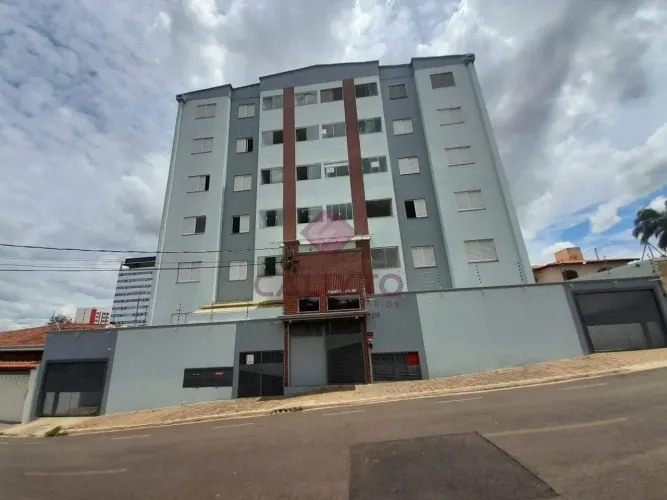 ALUGA-SE NO BAIRRO SÃO JOSÉ