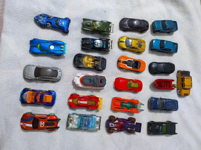 Lote 14 , Hotwheels loose.