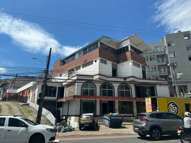 Loja Comercial com 208m² - Locação no bairro Saco dos Limões.