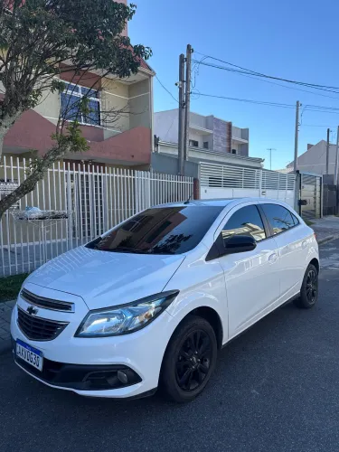 Chevrolet Onix Hatch LTZ 1.4 8V Flex Power Aut. 4P 2014