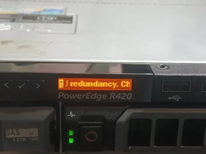Vendo servidor Dell Power Edge R420  processador xeon 2.20 6 cores 16 gigas ram ddr3 dois 