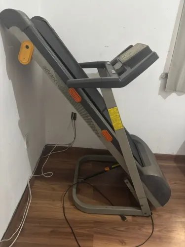 Esteira elétrica Athletic Advanced 520EE