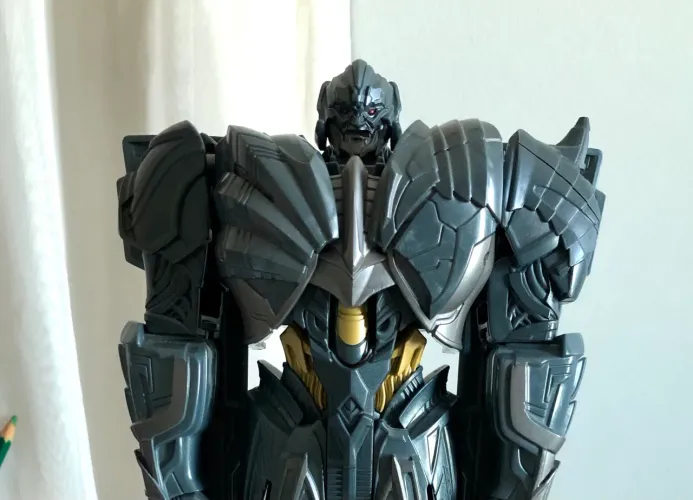 Boneco Transformers Megatron Knight Armor Turbo - Hasbro