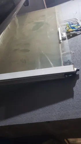 Vendo essa porta de vidro em ótimo estado