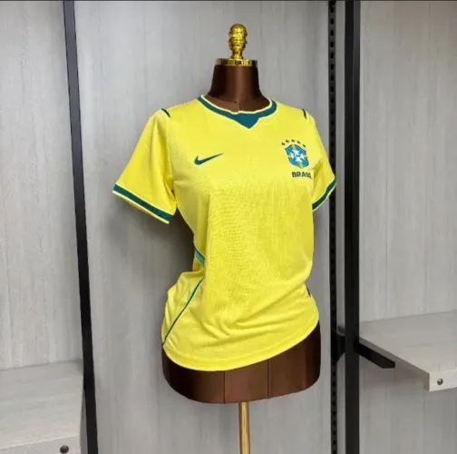Vendo camisa brasil feminina