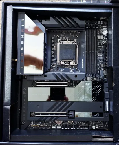 Placa Mãe Asus Rog Crosshair X670E Hero