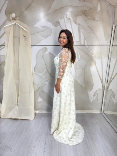 Vestido de Noiva - OFF White - Carol Hungria - Tamanho 42