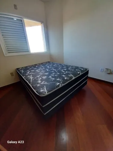 Cama casal conjugada de molas ensacadas