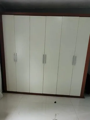 Guarda roupa 6 portas