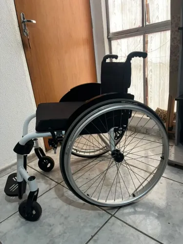 ? Cadeira de Rodas Ortobras Star Lite Monobloco - Até 120 kg