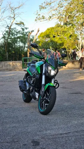 Moto Espetacular e Muito Bem Cuidada