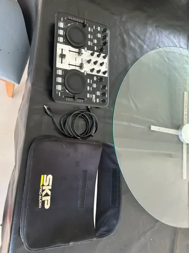 Vendo mesa controladora dj