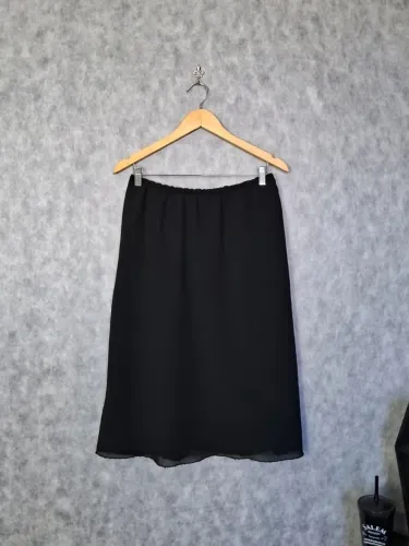 Saia preta goth leia a descrição gotico rock dark aesthetic