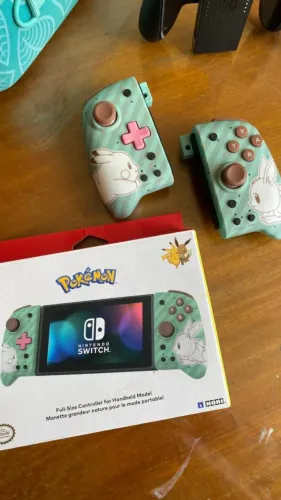 Controle HORI Split Pad Pro ? Pokémon Pikachu & Eevee para Nintendo Switch