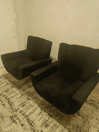 2 poltronas giratórias grandes