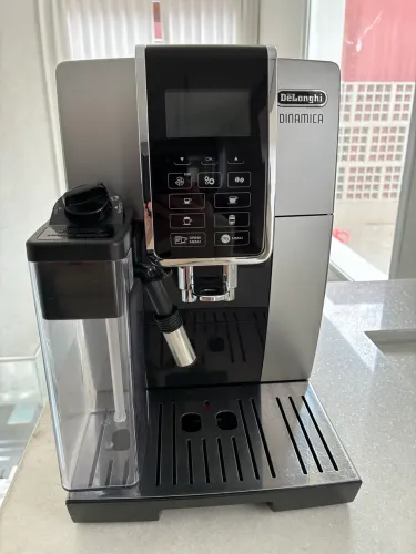 Máquina de café DeLonghi Dinamica 