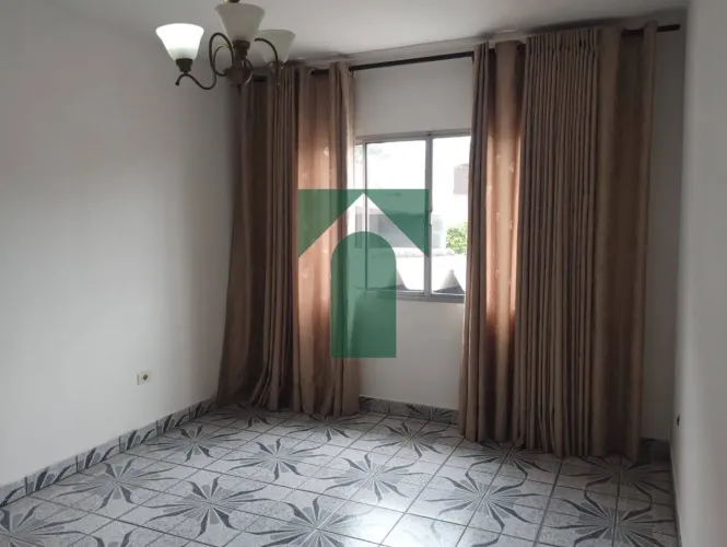 Casa térrea à venda com 239m² 3 quartos e 2 vagas (Vila Humaitá)