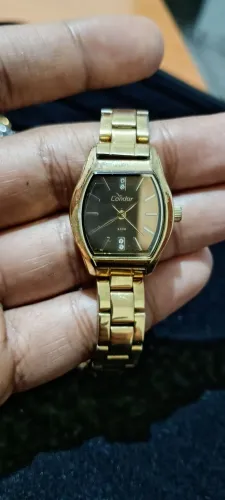 Relógio feminino dourado
