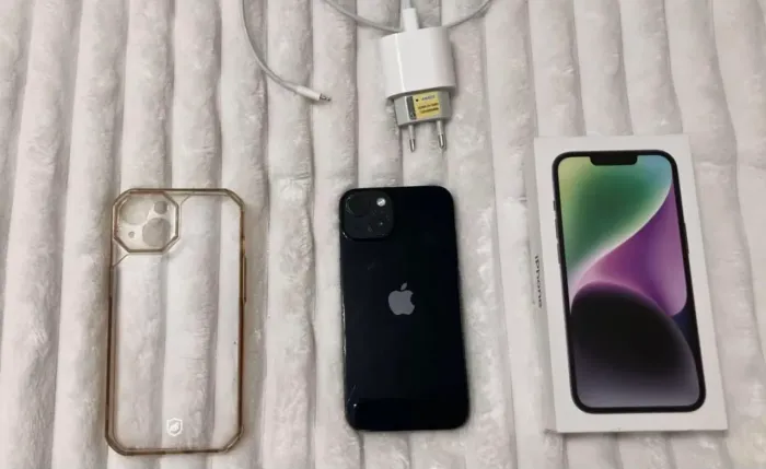 iPhone 14 128 GB na caixinha com capa anti-impacto e carregador turbo inclusos