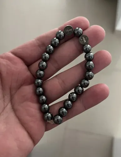 Pulseira de Hematita São Bento - Proteção e Estilo