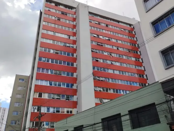 Imóvel para aluguel possui 93 metros quadrados com 3 quartos em Centro - Curitiba - PR