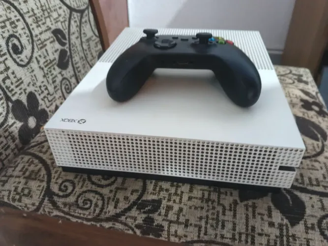 Xbox one s + controle