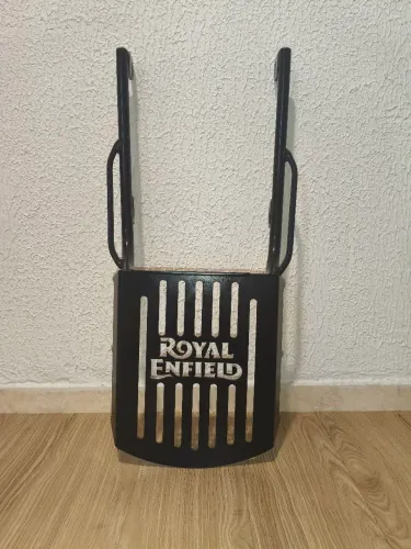 Suporte Baú Bagageiro Para Moto Shotgun 650 com descrição Royal Enfield.