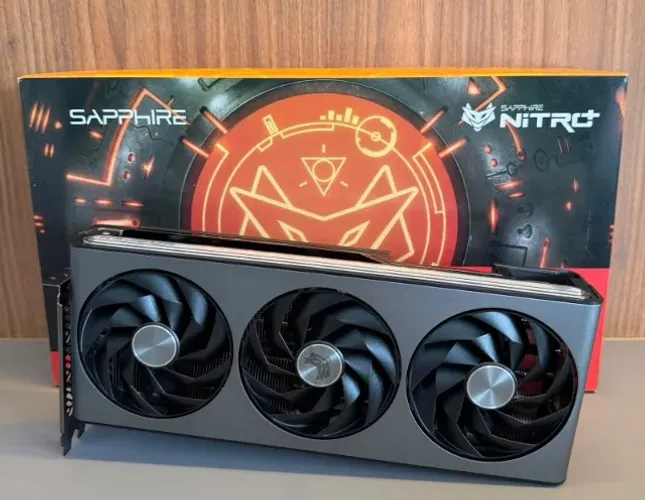 RX 7800 XT 16GB NITRO+
