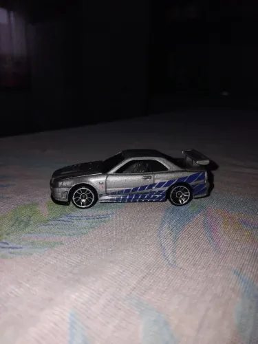 Carrinho da hot Wheels Nissan skyline 