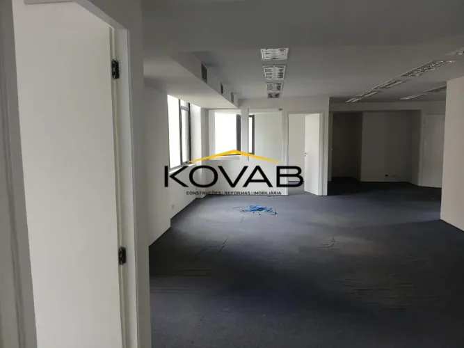 Conjunto Comercial para Locação 216m² | Brooklin  Berrini | Sala Pronta com divisórias
