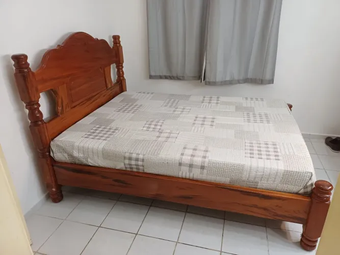Cama de angelim pedra com colchão