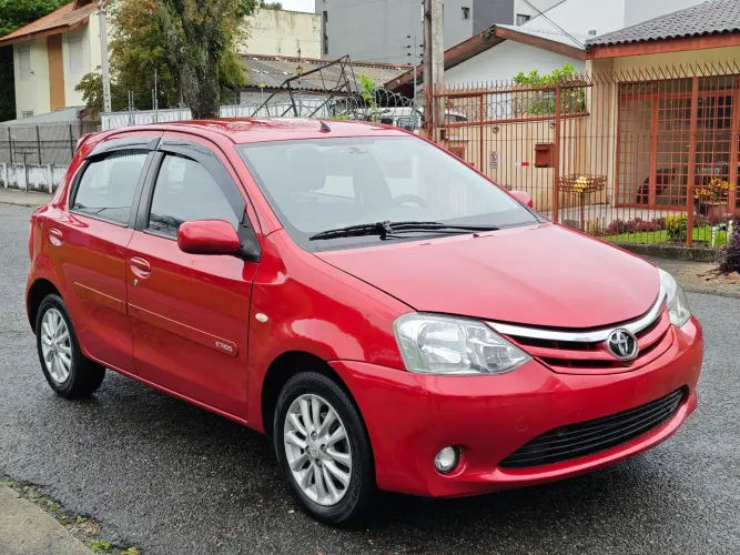 Toyota Etios XLS 1.5 Flex 16V 5P Mec. 2013