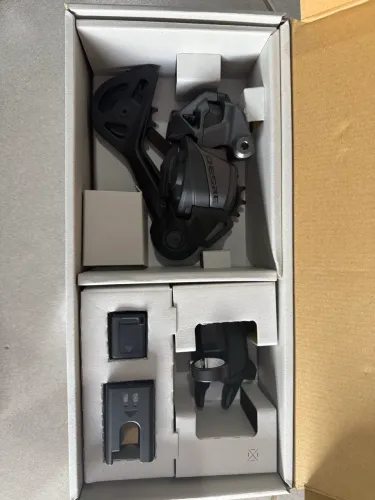 Kit upgrade câmbio eletrônico Deore Di2 Shimano M6250