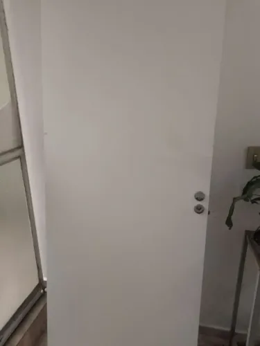 Porta Branca maciça 82 de largura por 210 altura. 3 cm espessura