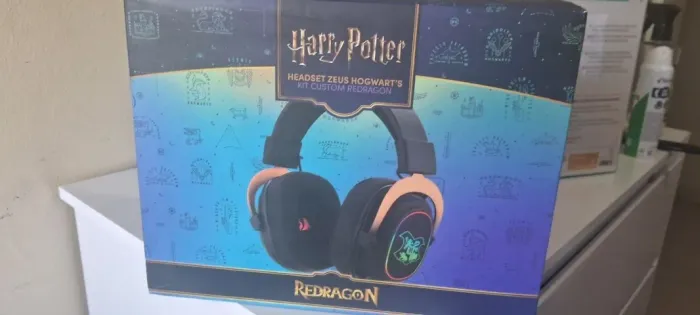 Headset Gamer Redragon Zeus RGB | Harry Potter, Hogwart's, Special Edition LACRADO