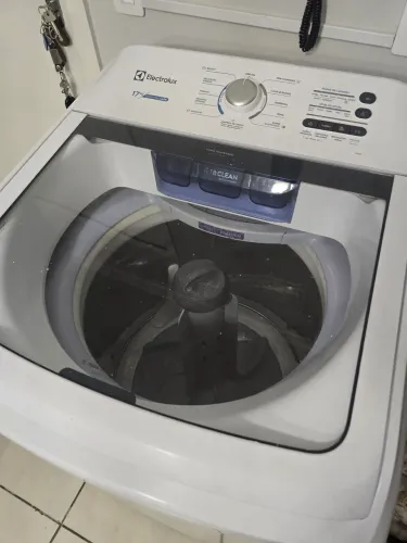 Lavadora Electrolux 17kg cesto inox