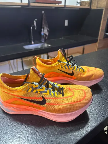 Nike Zoom Fly4 - Placa de Carbono
